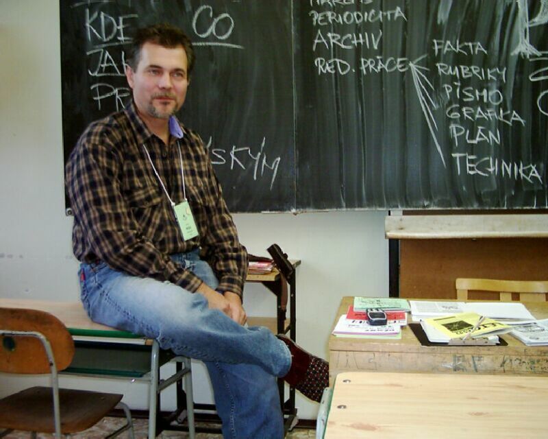 Riki na sv pednce o asopisech na CVVZ 2003