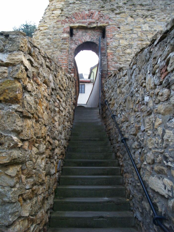 Semin o geocashingu ns dovedl a na hrad.